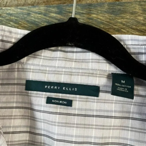 Perry Ellis Lavender Plaid Button Down Size Medium - Picture 9 of 10